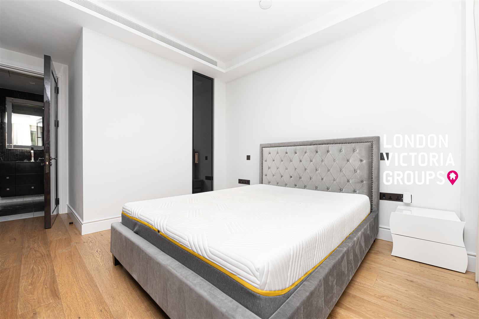 5 Belvedere Road, LONDON